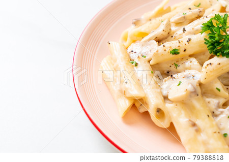 penne pasta carbonara cream sauce with mushroom penne pasta carbonara cream sauce with mushroom 79388818