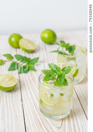 iced lime soda with mint iced lime soda with mint 79388946
