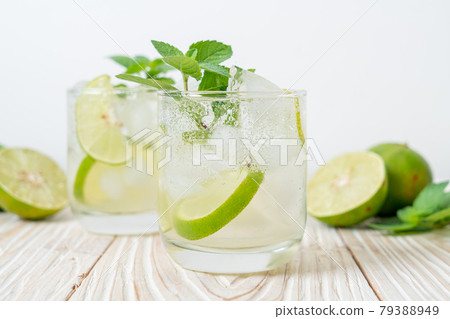 iced lime soda with mint iced lime soda with mint 79388949