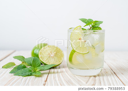 iced lime soda with mint iced lime soda with mint 79388953