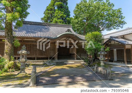Oshiro Shrine 79395046
