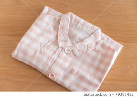 Pajamas / nightwear 79395452