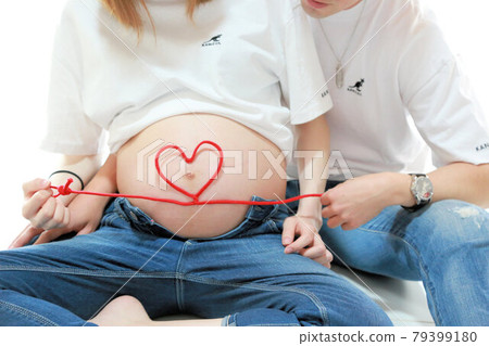 孕婦照，孕婦的肚子向上 79399180