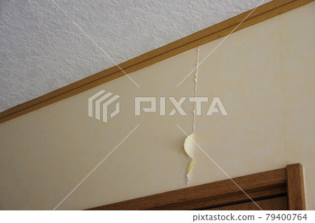 牆紙因地震破裂 牆紙因地震破裂 79400764