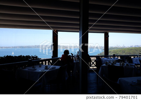 Gunners Barracks 提供悉尼最好的下午茶和悉尼港的壯麗景色 79401701