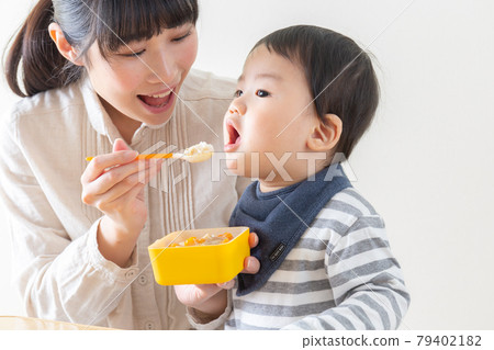 Baby food, children, childcare, parenting 79402182
