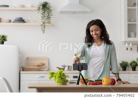 Modern online lesson to make dinner, cook eat, food blog and new normal Modern online lesson to make dinner, cook eat, food blog and new normal 79405402