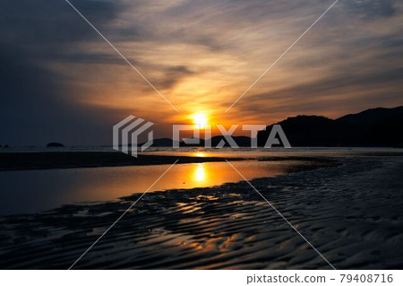 夕陽的反射光 79408716