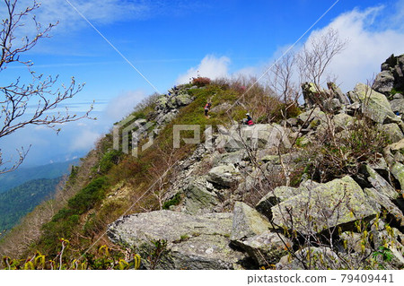 即將登頂的高津山 79409441