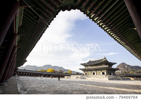 Gyeongbok Palace Kunjongjeon 79409704