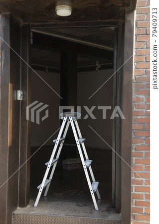 Ladder erected at the entrance Ladder erected at the entrance 79409713