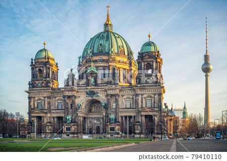Berlin Cathedral aka Berliner Dom at sunset 79410110