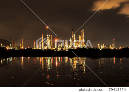 Oil Refinery in daytime Oil Refinery in daytime 79412554