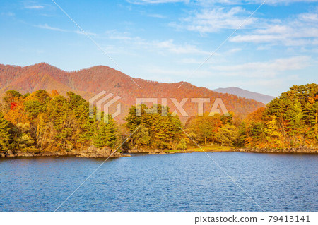 Autumn in Fukushima Urabandai Lake Hibara in autumn colors Autumn in Fukushima Urabandai Lake Hibara in autumn colors 79413141
