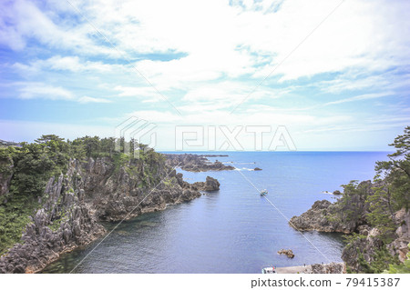 Senkakuwan (Sado Island) Senkakuwan (Sado Island) 79415387