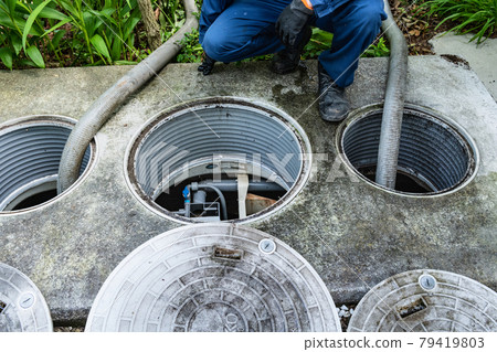 Maintenance of combined treatment septic tank for residential use 79419803