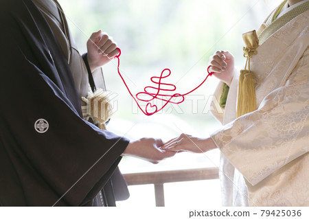 Wedding image image of a couple wearing kimono 79425036