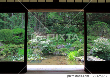 長野縣駒根市光善寺本房旅館花園 長野縣駒根市光善寺本房旅館花園 79425637