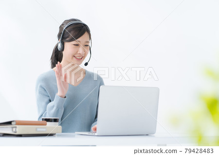 Teleope 1 女性白色背景 Teleope 1 女性白色背景 79428483