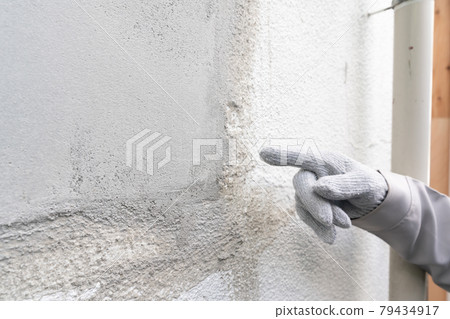 Image of checking the construction of a house remodeling construction site Exterior wall 79434917