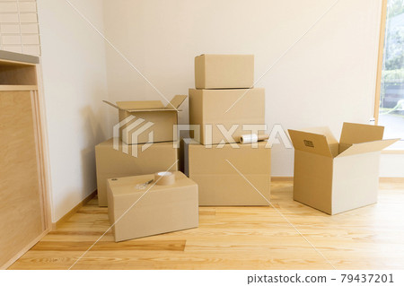 New house, moving image 79437201