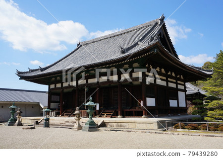 The main hall in Eifukuji, a famous temple in Minamikawachi, Osaka The main hall in Eifukuji, a famous temple in Minamikawachi, Osaka 79439280