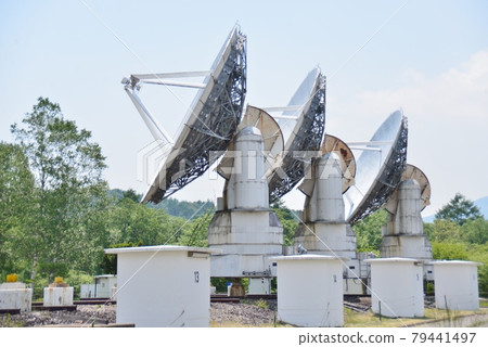 毫米波干涉儀側視圖 3 台 79441497