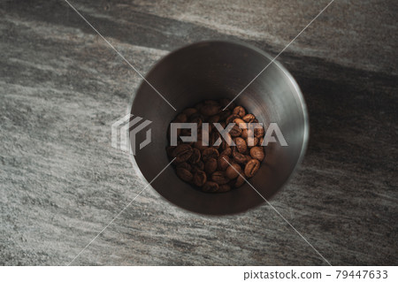 barista dripping coffee and slow coffee bar style barista dripping coffee and slow coffee bar style 79447633