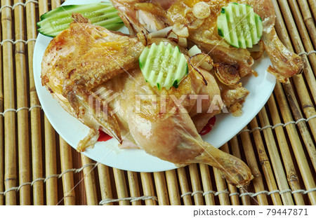 Lebanese grilled chicken 79447871