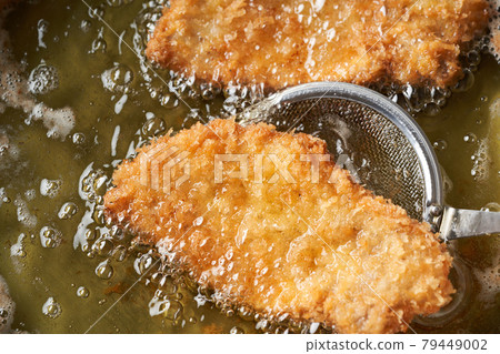 Fried tonkatsu Fried tonkatsu 79449002