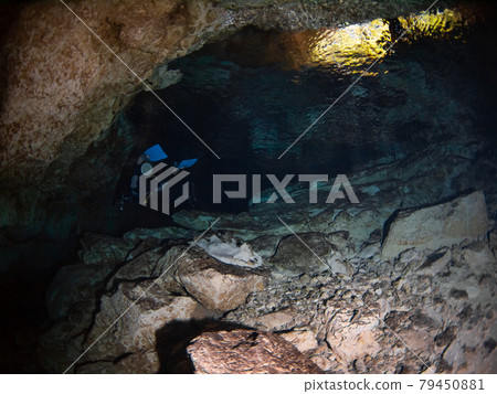 Scuba diver diving underwater cave (Playa del Carmen, Mexico) Scuba diver diving underwater cave (Playa del Carmen, Mexico) 79450881