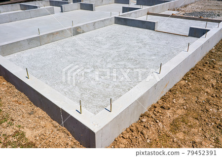 房子的混凝土基礎 房子的混凝土基礎 79452391