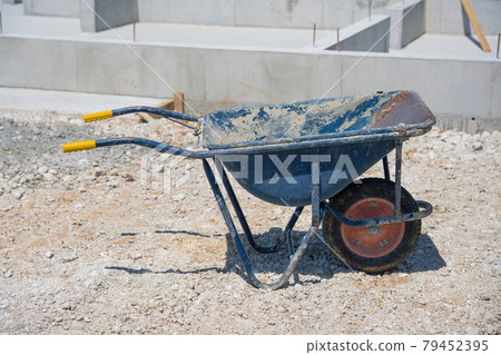 Unicycle wheelbarrow 79452395