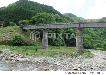 Pine Bowki Bridge 79453012