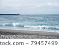 Waves and horizon at the beach in Hualien, Taiwan 79457499