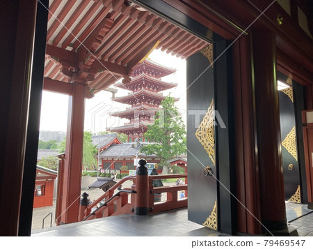 [Sensoji Temple] Five-storied pagoda seen from the main hall 79469547