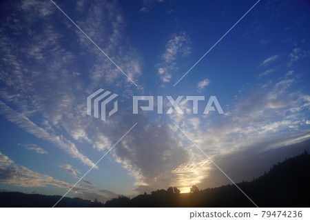 高知縣長岡郡元山町吉信的黎明 79474236