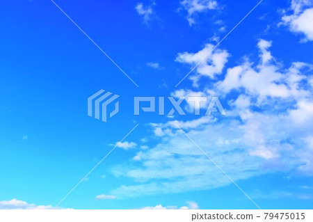 blue sky and white clouds 79475015