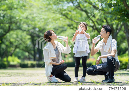 慢跑家庭親子家庭圖片 79475506