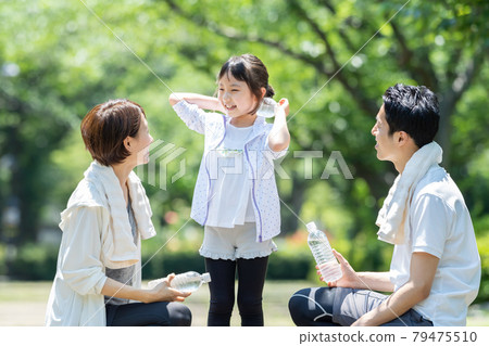 慢跑家庭親子家庭圖片 79475510