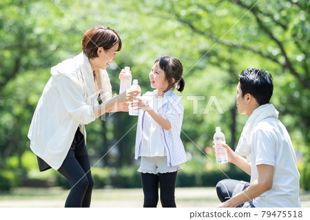 Jogging family parent and child family image 79475518