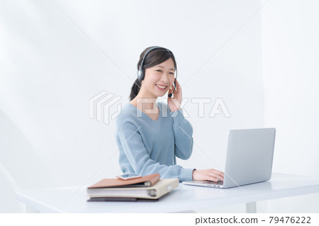 Personal computer female white background teleoperator Personal computer female white background teleoperator 79476222