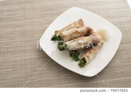 Pork roll of radish sprouts (with grated radish) 79477683