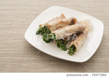 Pork roll of radish sprouts (with grated radish) 79477860