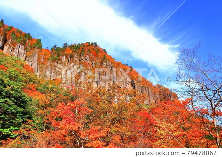 Banjiiwa in autumn colors 79478062
