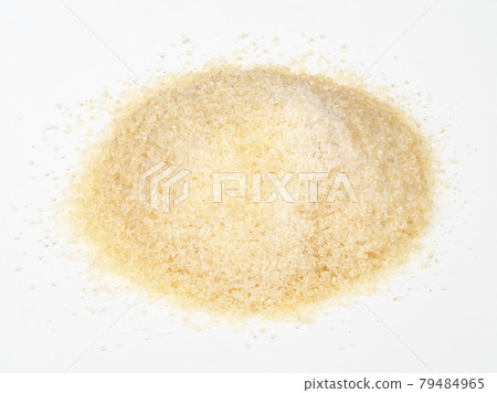 handful of crystalline beef gelatine on white 79484965