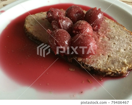 肉餅配櫻桃醬 肉餅配櫻桃醬 79486467