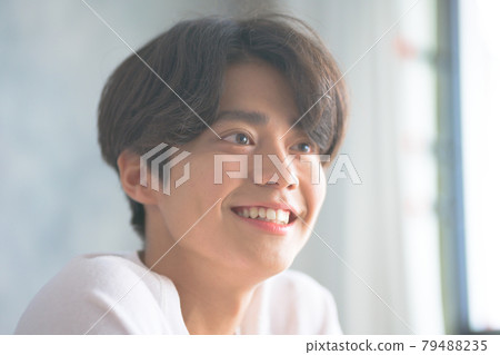Male portrait　 79488235