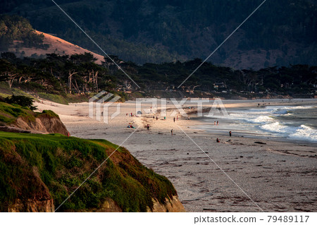 coastline golf course in California 79489117