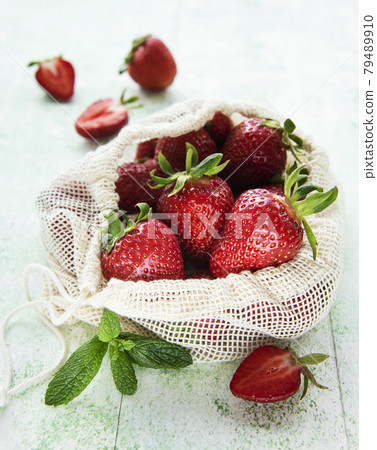 Fresh ripe delicious strawberries Fresh ripe delicious strawberries 79489910